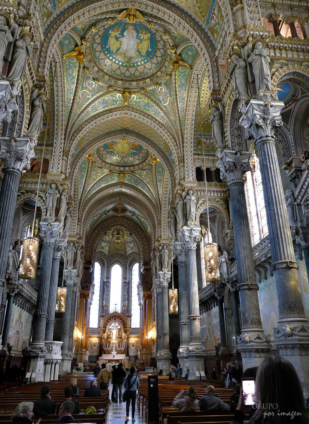 Lyon – Notre Dame de Fourviere / Luis Cutín