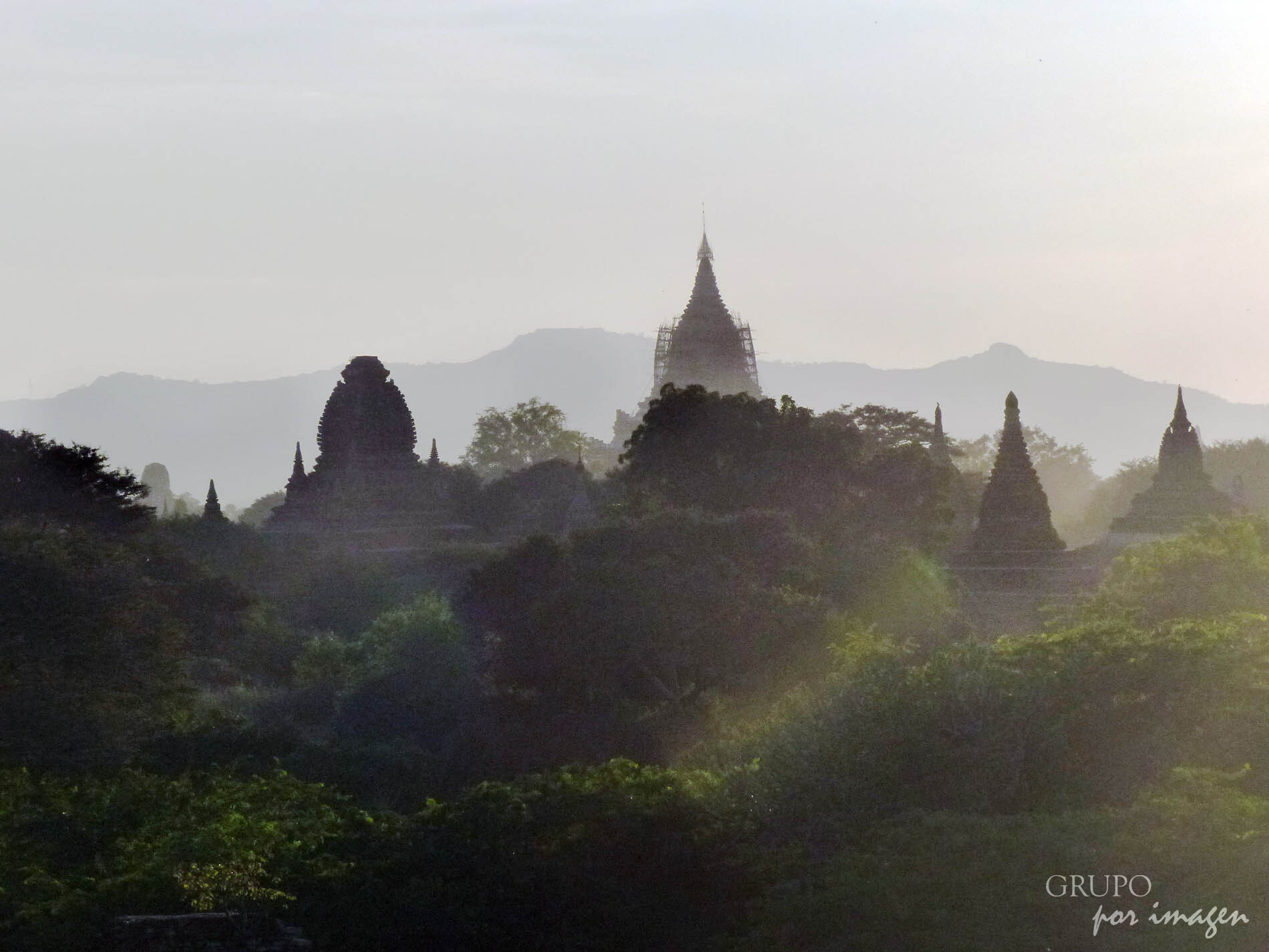 Myanmar: templos religiosos / Luis Cutín